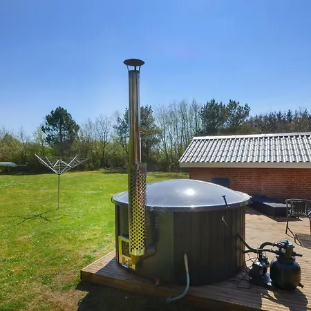 Vakantiehuis Awesome In Spttrup With 3 Bedrooms, Sauna And Wifi