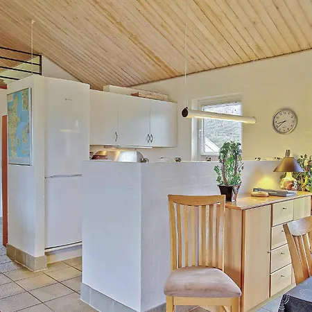 Awesome In Spttrup With 3 Bedrooms, Sauna And Wifi Vakantiehuis